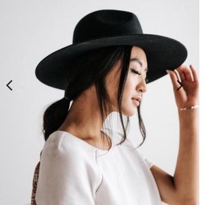 Gigi Pip Scottie Brim Hat